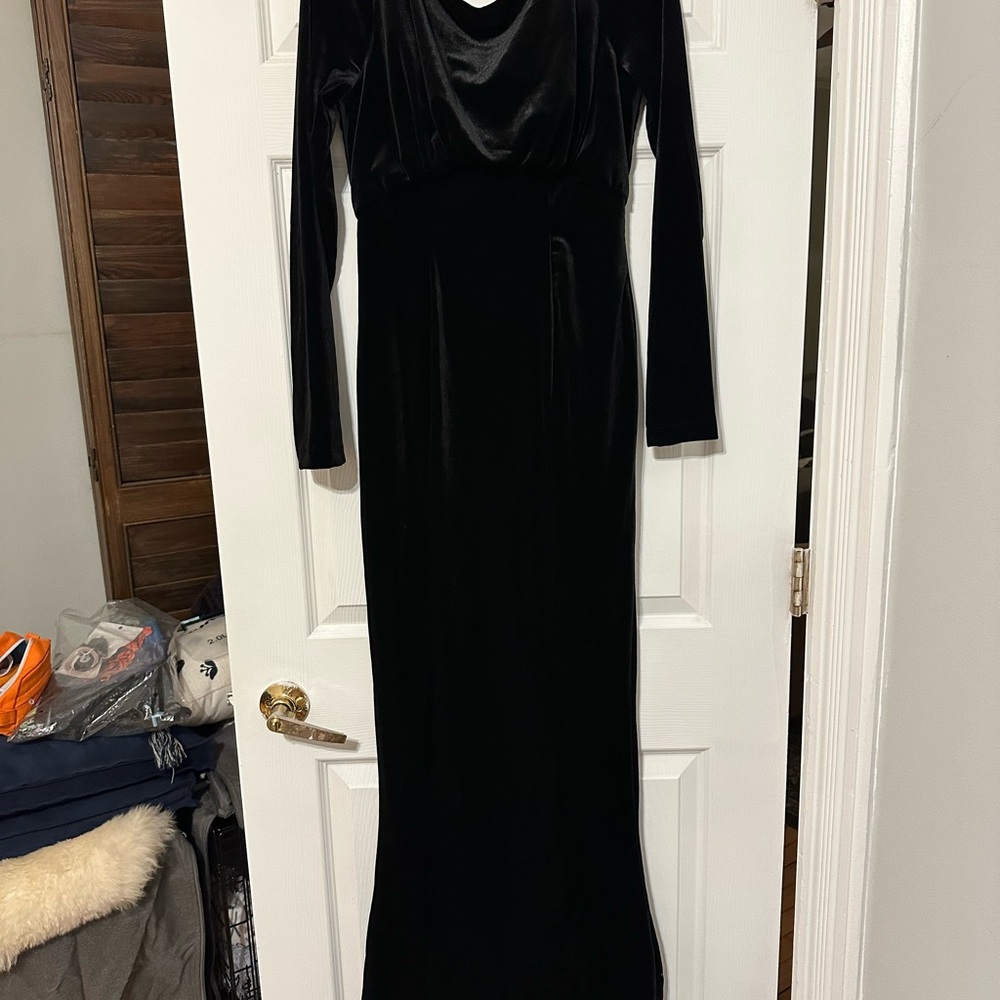 Chic Black Velvet Long Sleeve Dress